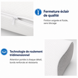 Oreiller blanc à housse texturée, fermeture éclair visible, bord arrondi et coutures